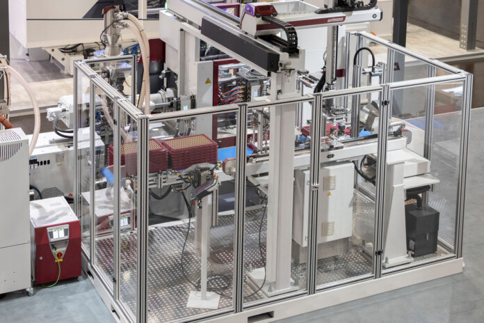 SmartPlus 90 with complex automation and digitization via Wittmann 4.0