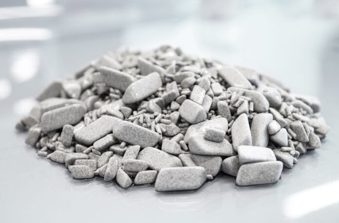 An AM post-processing technology supplier should be able to provide customized technology / media solutions that yield optimal surface finishes while preserving part integrity.