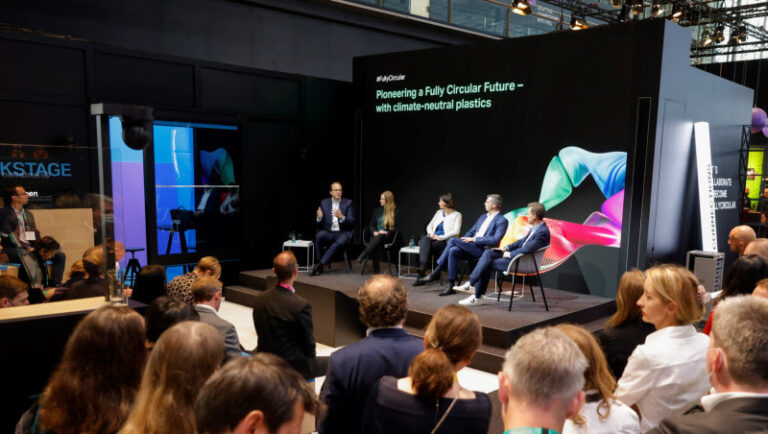 Covestro And Uniplan Receive Red Dot Design Award