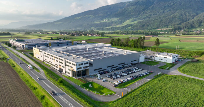 High-tech Robotics & Automation: Recycling Specialist Lindner Celebrates Opening of New Home of Recycling.